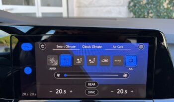 
									Volkswagen Golf 2.0 TDI DSG .								