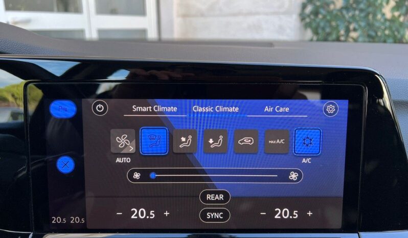 
								Volkswagen Golf 2.0 TDI DSG .									