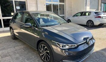 
									Volkswagen Golf 2.0 TDI DSG .								