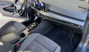 
									Volkswagen Golf 2.0 TDI DSG .								