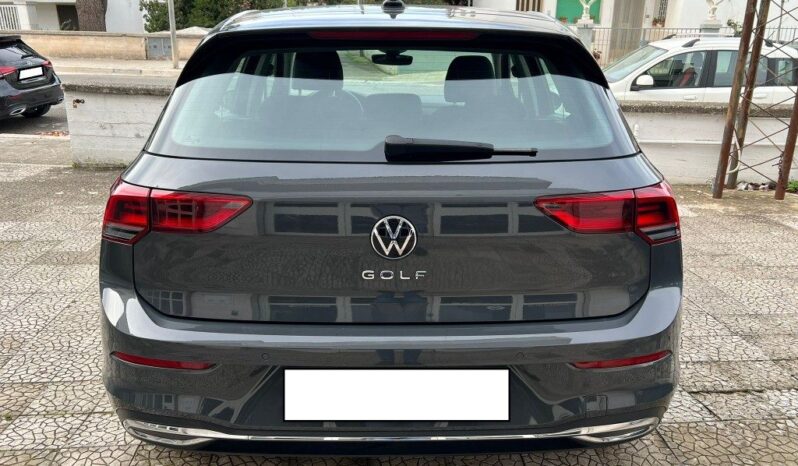 
								Volkswagen Golf 2.0 TDI DSG .									