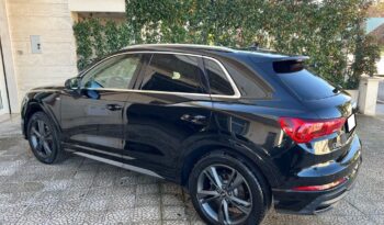 
									Audi Q3 2.0 TDI 150 S tronic S line edition .								