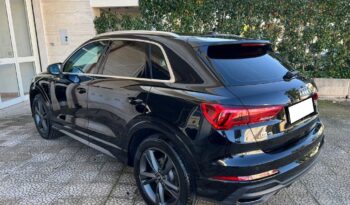 
									Audi Q3 2.0 TDI 150 S tronic S line edition .								