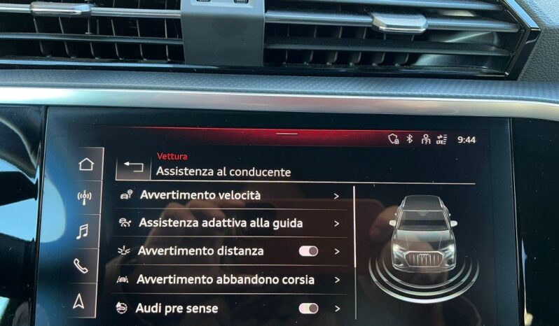 
								Audi Q3 2.0 TDI 150 S tronic S line edition .									