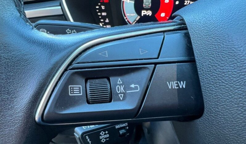 
								Audi Q3 2.0 TDI 150 S tronic S line edition .									