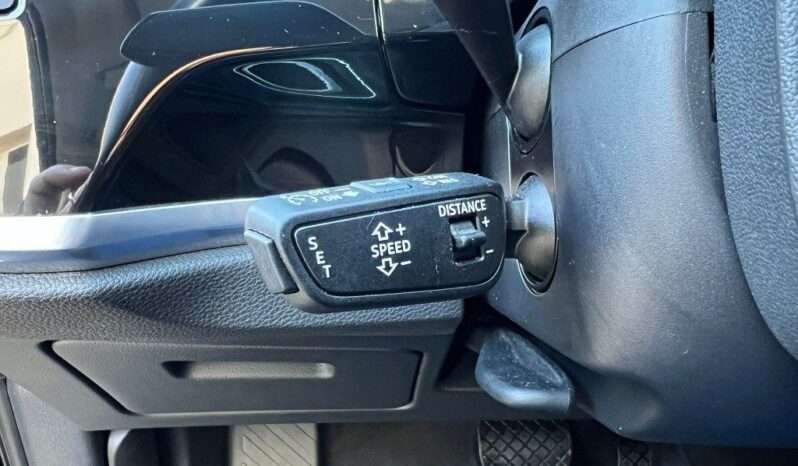 
								Audi Q3 2.0 TDI 150 S tronic S line edition .									