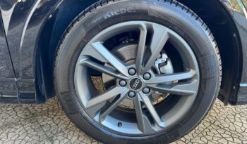 
									Audi Q3 2.0 TDI 150 S tronic S line edition .								