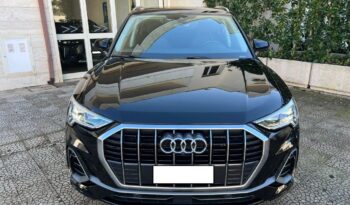 
									Audi Q3 2.0 TDI 150 S tronic S line edition .								