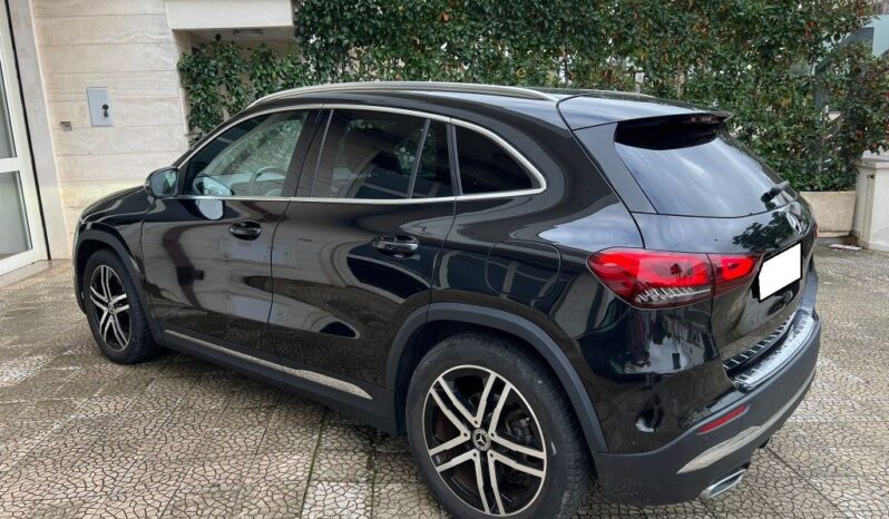 
								Mercedes-Benz GLA 200d Automatic 4Matic Premium .									