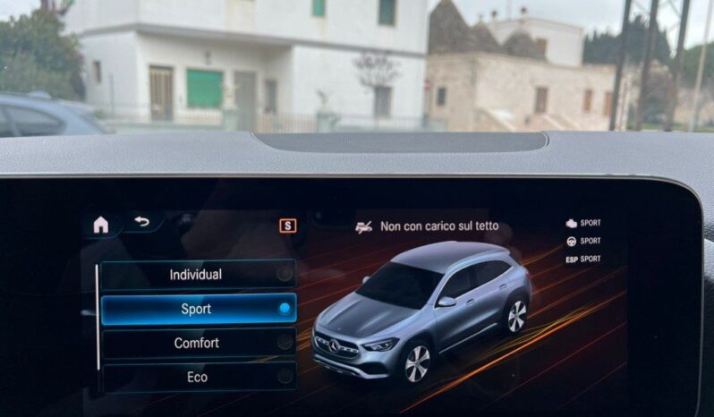 
								Mercedes-Benz GLA 200d Automatic 4Matic Premium .									