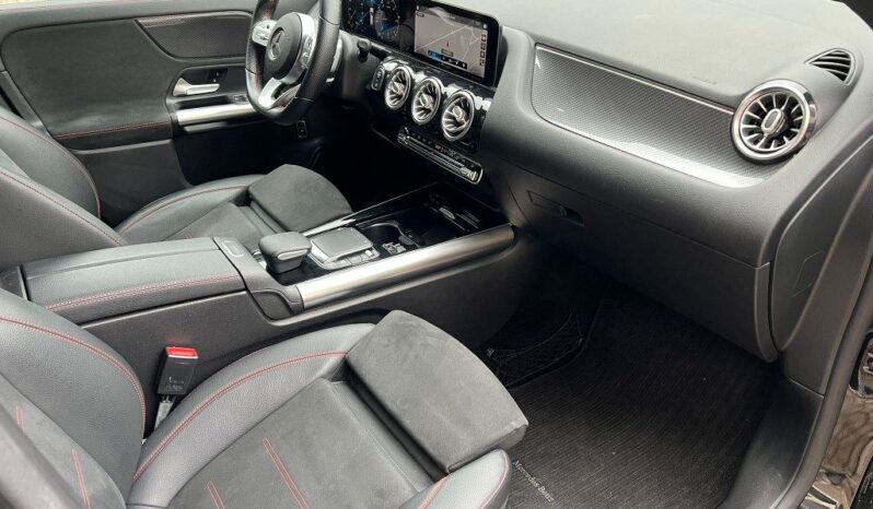 
								Mercedes-Benz GLA 200d Automatic 4Matic Premium .									