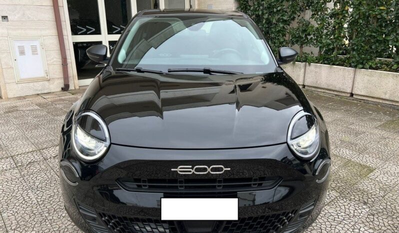 
								Fiat 600 Hybrid 100 CV DCT MHEV .									