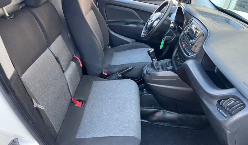 
								Fiat Doblò 1.3 MJT PC-TN Cargo Lamierato SX 3 Posti .									