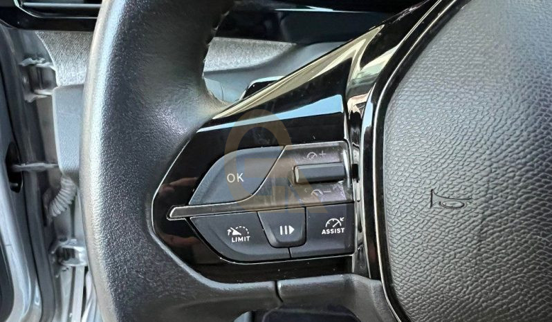 
 Peugeot 308 BlueHDi 130 S&S EAT8 Allure .									