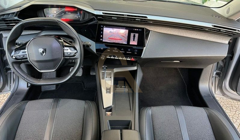 
 Peugeot 308 BlueHDi 130 S&S EAT8 Allure .									