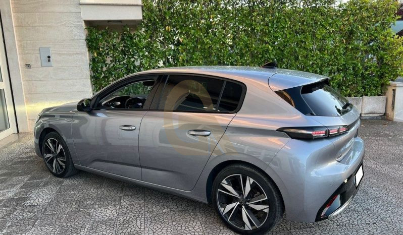 
 Peugeot 308 BlueHDi 130 S&S EAT8 Allure .									