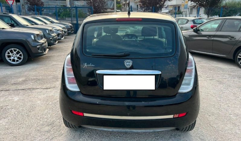
 Lancia Ypsilon 1.2 .									