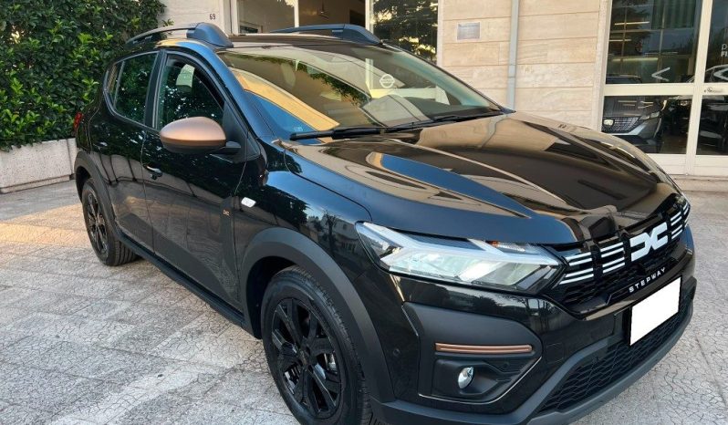 
 Dacia Sandero Stepway 1.0 TCe ECO-G Extreme Up .									
