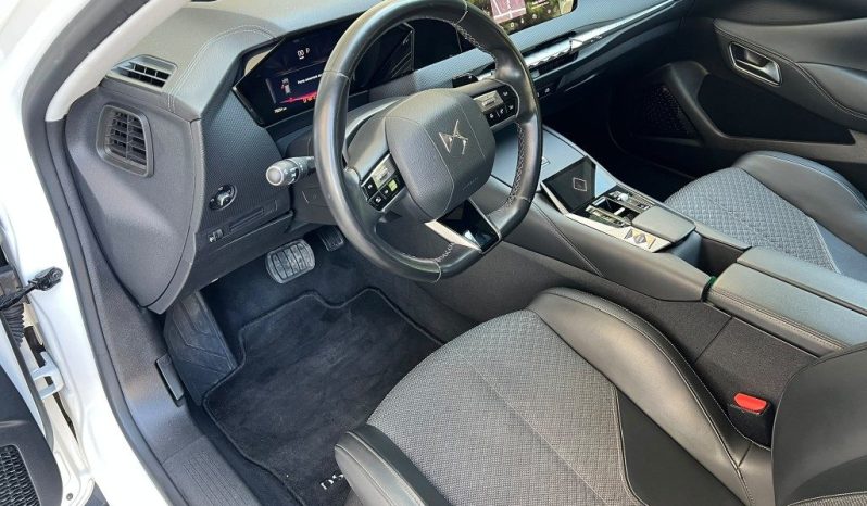 
 DS4 BlueHDi 130 aut. Cross Trocadero .									
