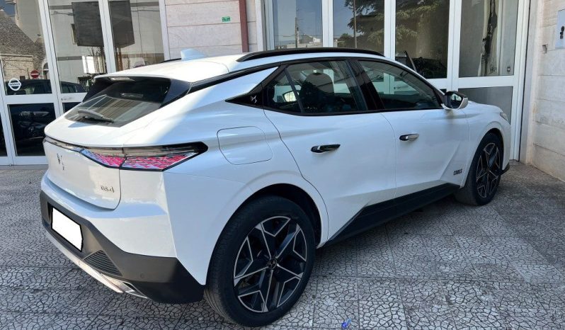 
 DS4 BlueHDi 130 aut. Cross Trocadero .									