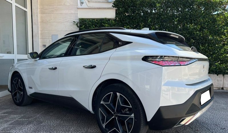 
 DS4 BlueHDi 130 aut. Cross Trocadero .									