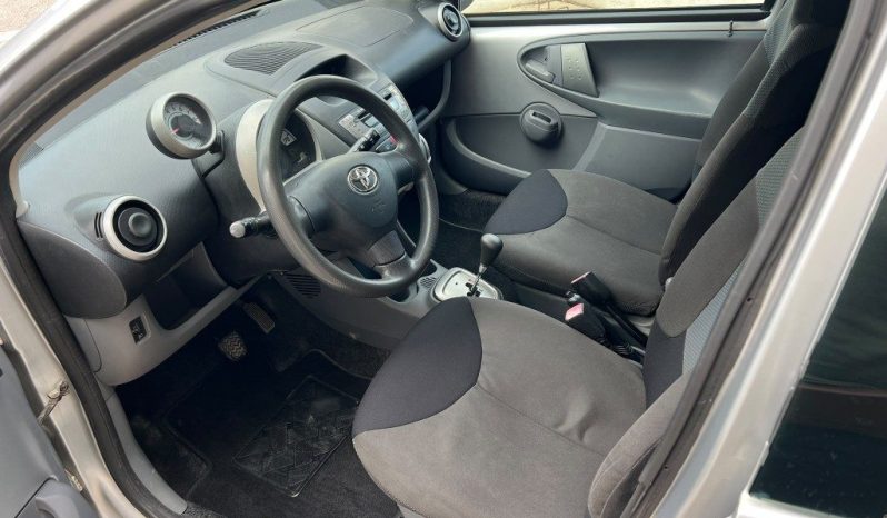 
 Toyota Aygo 1.0 12V 5 porte AUTO .									