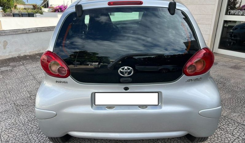
 Toyota Aygo 1.0 12V 5 porte AUTO .									