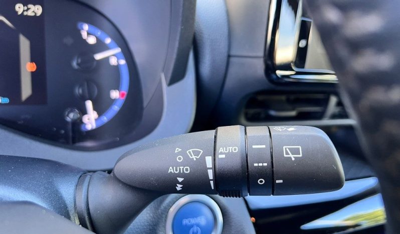 
 Toyota Yaris CROSS 1.5 Hybrid 116 5p. E-CVT Trend .									