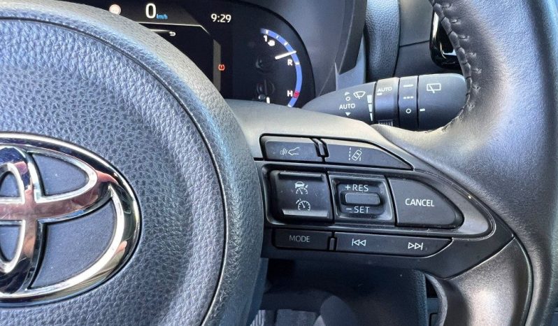 
 Toyota Yaris CROSS 1.5 Hybrid 116 5p. E-CVT Trend .									