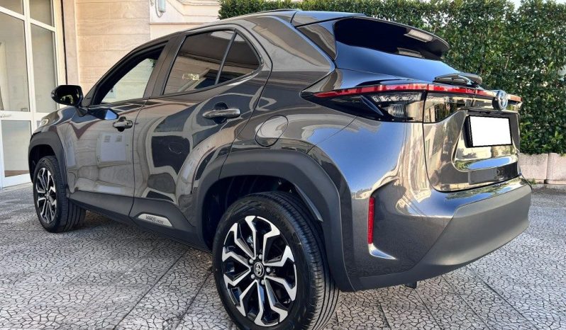 
 Toyota Yaris CROSS 1.5 Hybrid 116 5p. E-CVT Trend .									