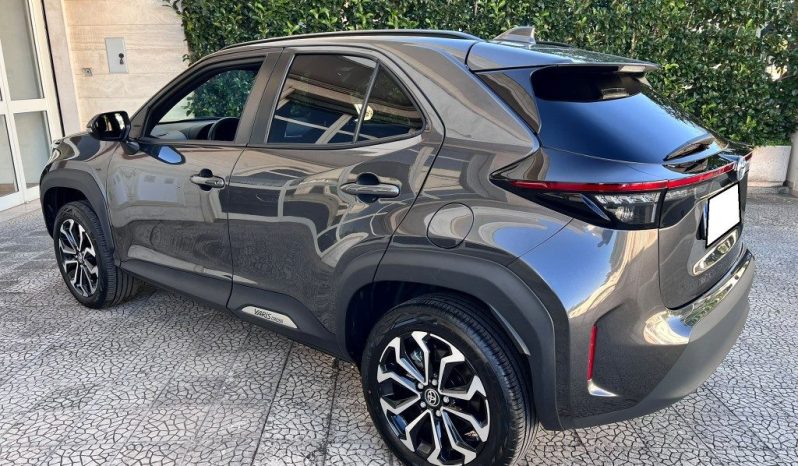 
 Toyota Yaris CROSS 1.5 Hybrid 116 5p. E-CVT Trend .									
