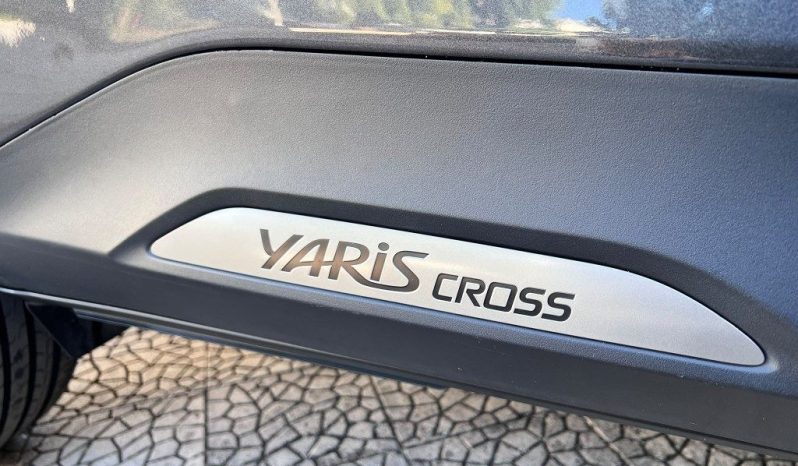 
 Toyota Yaris CROSS 1.5 Hybrid 116 5p. E-CVT Trend .									