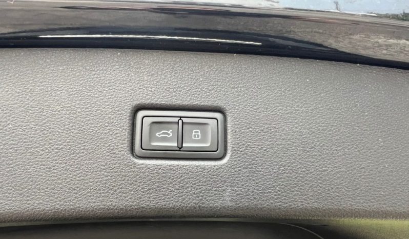 
 Audi Q5 SPB 2.0 TDI quattro S-tronic S-line .									