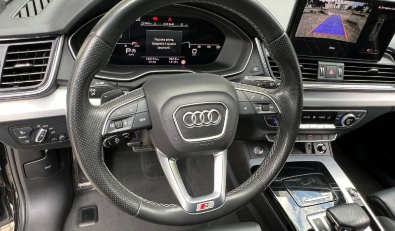 
 Audi Q5 SPB 2.0 TDI quattro S-tronic S-line .									