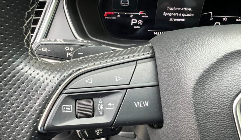 
 Audi Q5 SPB 2.0 TDI quattro S-tronic S-line .									