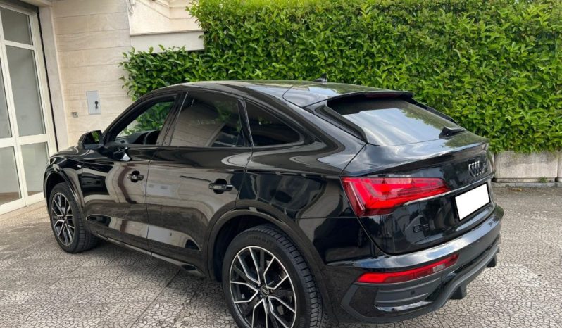 
 Audi Q5 SPB 2.0 TDI quattro S-tronic S-line .									