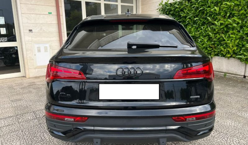 
 Audi Q5 SPB 2.0 TDI quattro S-tronic S-line .									