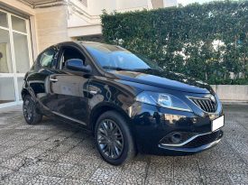 Lancia Ypsilon 1.0 FireFly S&S Hybrid Ecochic