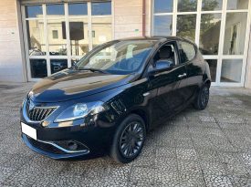 Lancia Ypsilon 1.0 FireFly S&S Hybrid Ecochic