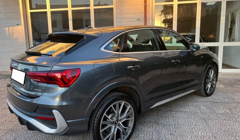 
 Audi Q3 SPB 2.0 TDI quattro S tronic S line edition .									