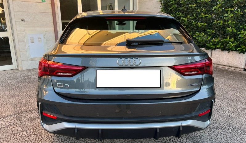
 Audi Q3 SPB 2.0 TDI quattro S tronic S line edition .									
