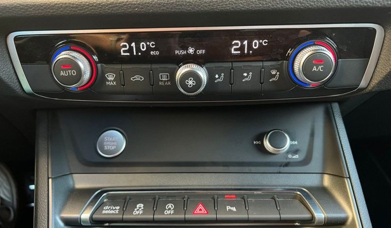 
 Audi Q3 SPB 2.0 TDI quattro S tronic S line edition .									