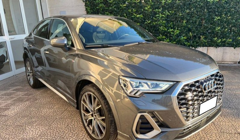 
 Audi Q3 SPB 2.0 TDI quattro S tronic S line edition .									