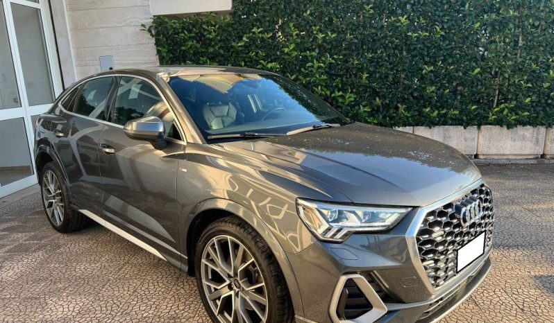 
 Audi Q3 SPB 2.0 TDI quattro S tronic S line edition .									