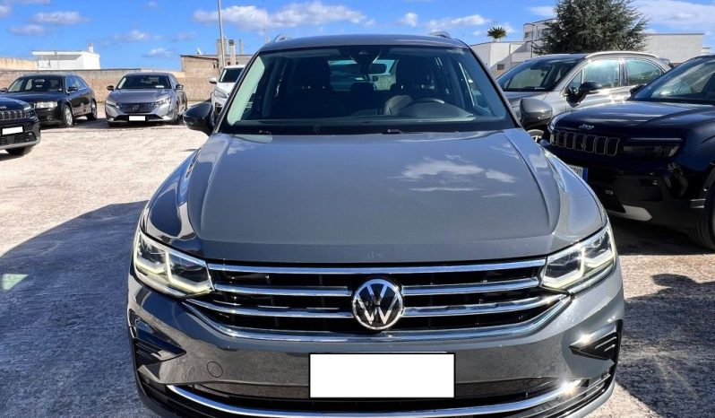 
 Volkswagen Tiguan 2.0 TDI 150 CV SCR DSG .									